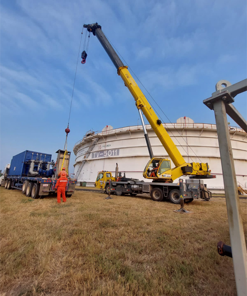 For Optimal Operations. Advantages of tank cleaning with robots Hussein Kadour Ponce